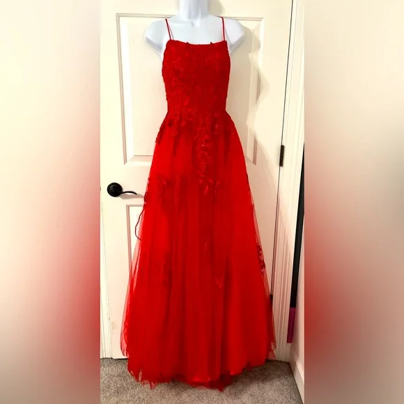 fitted lace wedding dress Strappy-Open-Back Long Red Prom Dress by Faviana Emerald / 00